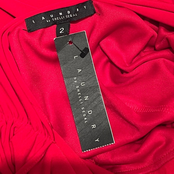 Laundry by Shelli Segal Deep V-Neck, Open Back, High-Low Hem Red Dress - Picture 4 of 5